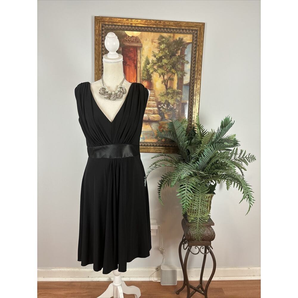 Jessica Howard Dress Women's 8 Black Sleeveless Draping Pleated V-Neck Collarles